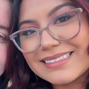 Meet your Posher, Idalia